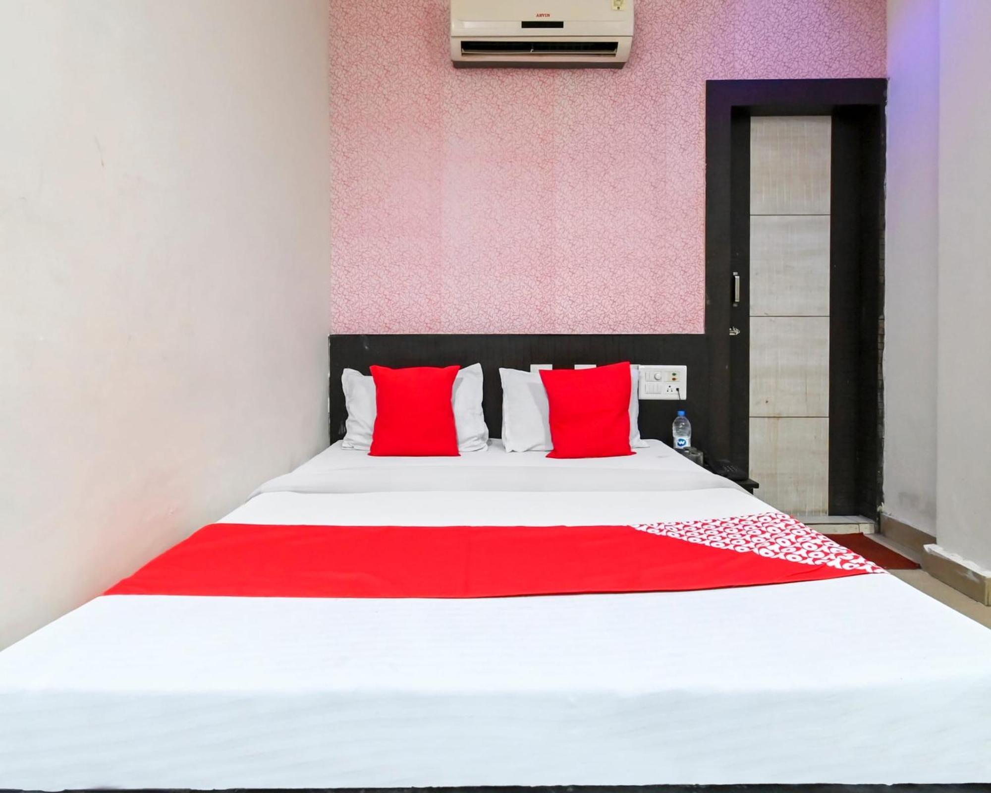 OYO Hotel 29090 Co Hotel Hisār Buitenkant foto