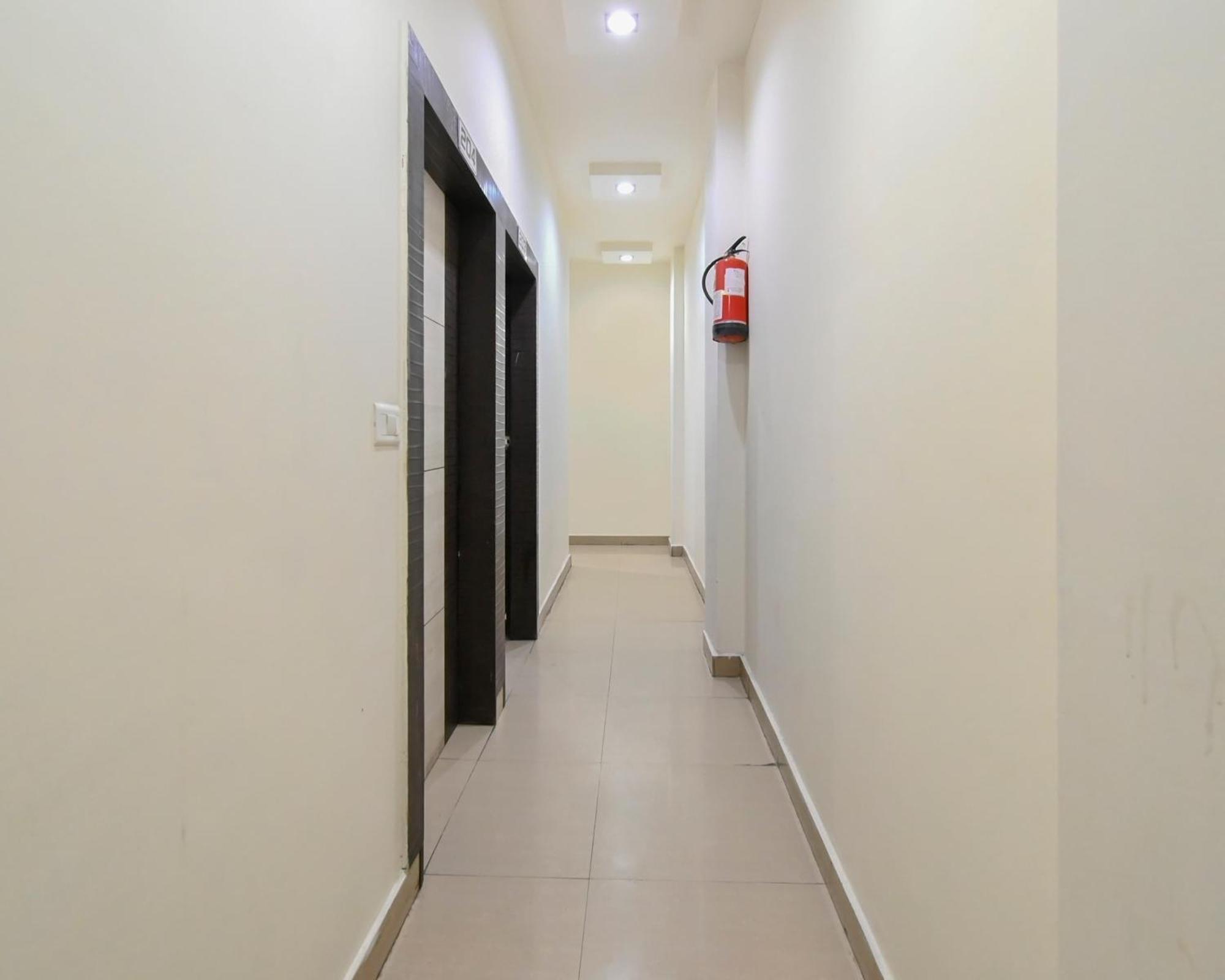OYO Hotel 29090 Co Hotel Hisār Buitenkant foto