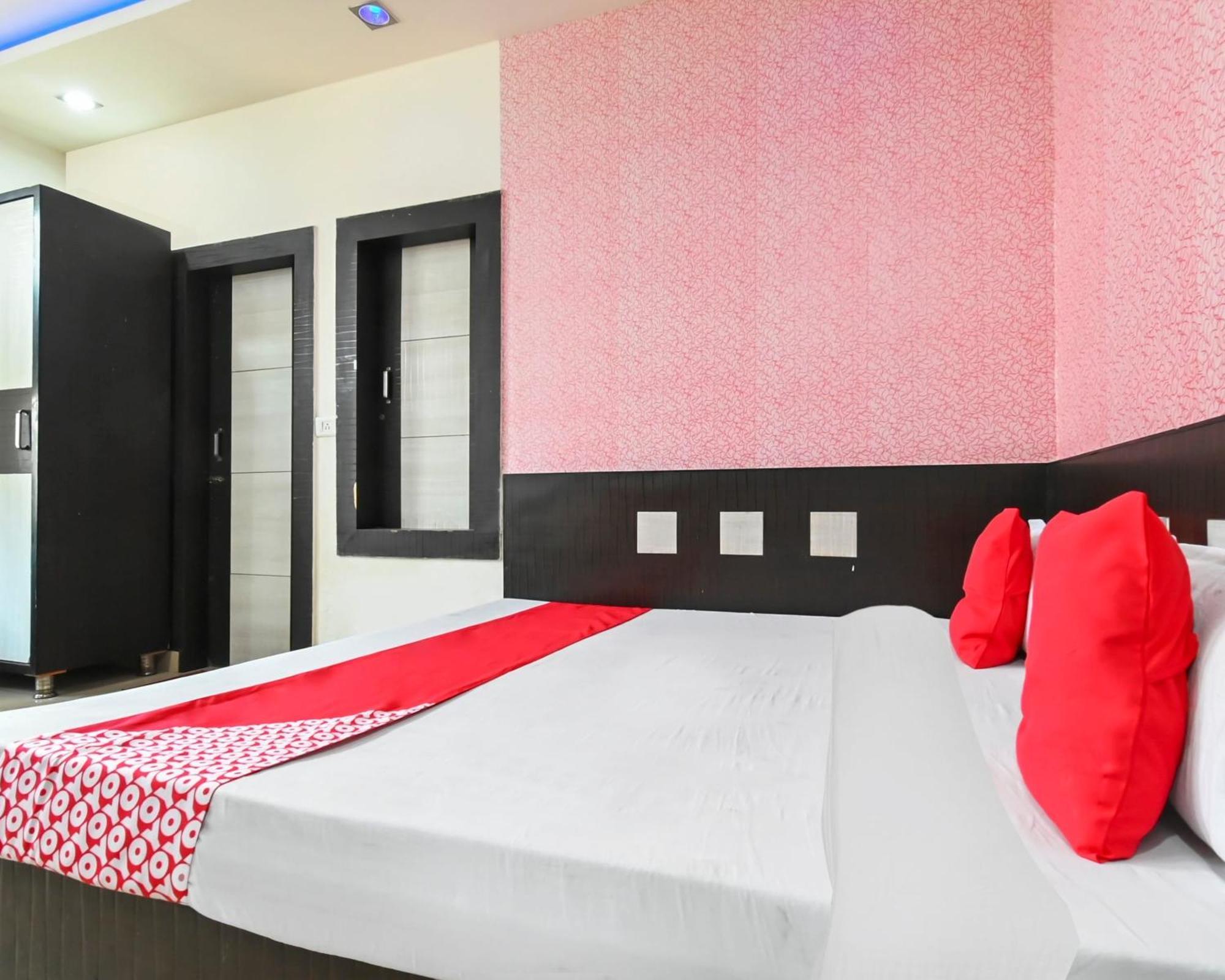OYO Hotel 29090 Co Hotel Hisār Buitenkant foto